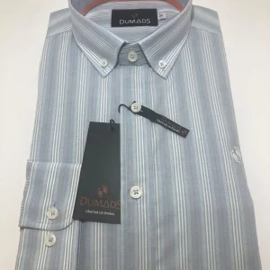 Camisa azul con rayas blancas